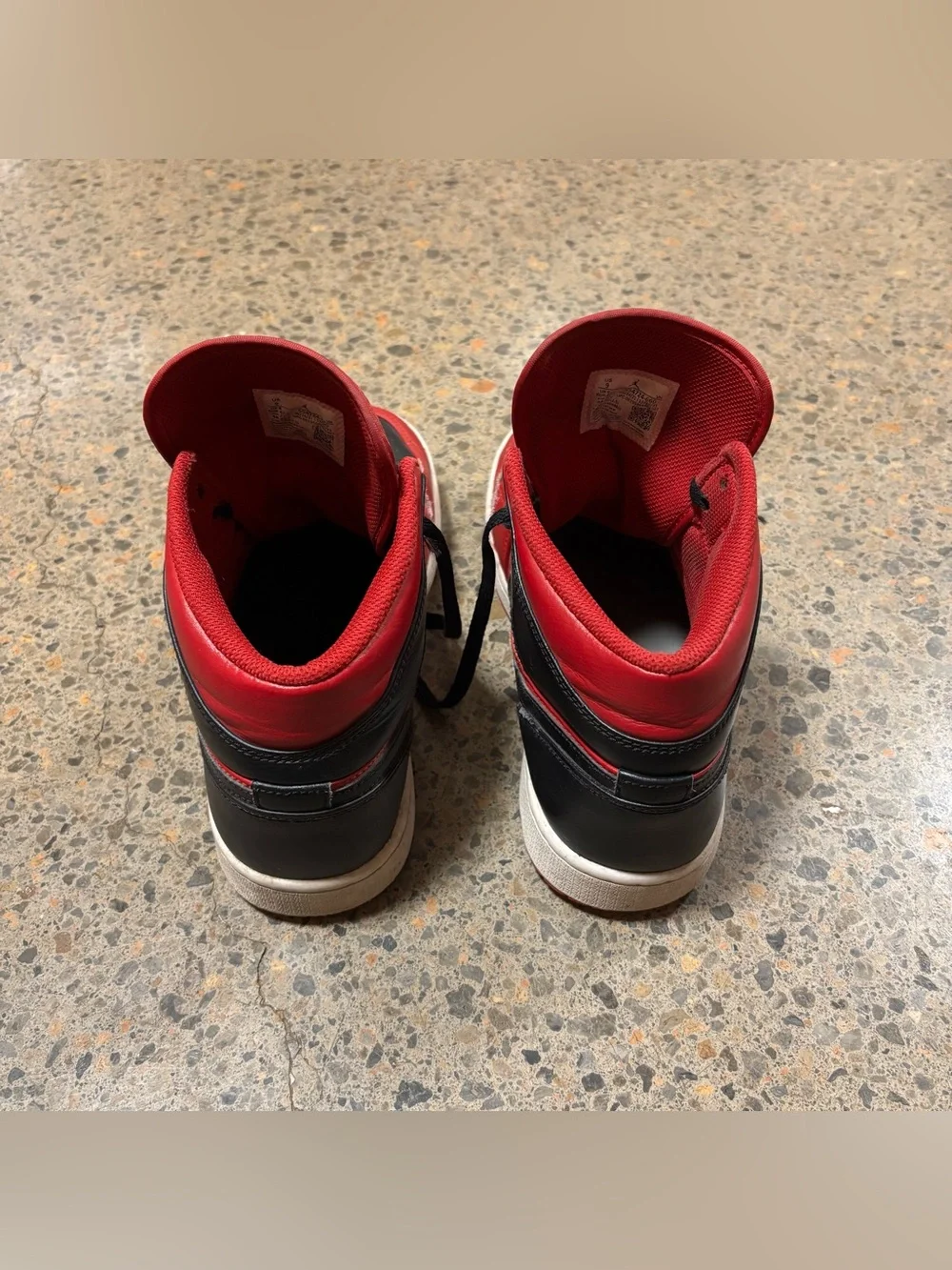 Jordan 1 Mid Reverse Bred (Men’s 9) Leather, Nike, Black, Red, White